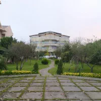 مجموعه-سه-واحدی-ساحلی-با-سندتک-برگ