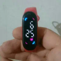 ساعت مچی قرمز قشنگ لمسی