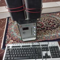 بلندگو کامپیوتر با کیبورد