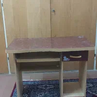 میز تحریر و کامپیوتر سالم