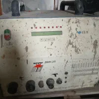 گل میخ زن