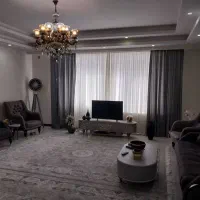 82 متر نورگیر آسانسور دار