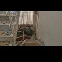 دو و نیم طبقه دربست