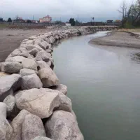 زمین با بر ساحل و جاده در نشتارود