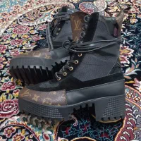 پوتین زنانه سایز۳۸ لویی ویتون