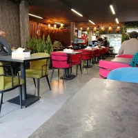 استخدام سالن کار و کمک تخته کار