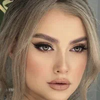 مدل برای میکاپ میخوام