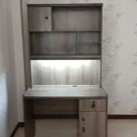 کتابخونه همراه با میز کامپیوتر