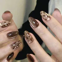 آموزش کاشت ناخن