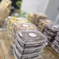 2 نفر همکار خانم جهت قنادی