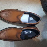 یک جفت کفش سایز ۴۲ عسلی