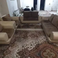 فروش مبل راحتی چرم 7 نفره به رنگ کرم قهوه‌ای|مبلمان خانگی و میز عسلی|کرج, ساسانی (قلمستان)|دیوار