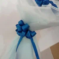 دست گل رز روبانی ابی