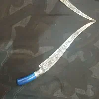 یک جفت چاقو ابرویی