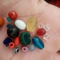 فروش مهره های عتیقه قدیمی|جواهرات|شیراز, بید زرد|دیوار