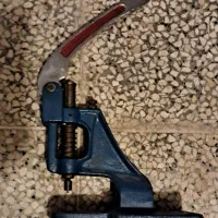 دستگاه پرس دگمه زن