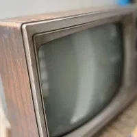 تلویزیون آنتیک قدیمی سویل کره|کلکسیون اشیاء عتیقه|ساری, |دیوار