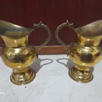 یک جفت پارچ برنجی زیبا