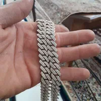 گردنبند شبرنگ