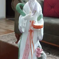 سه عدد مجسمه چینی