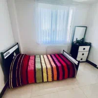 تخت یک نفره با تشک تمیز و در حدنو