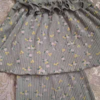 تعدادی لباس بچگانه نو