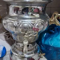 سماور گازی در حد نو و میز غذا خوری 4 نفره