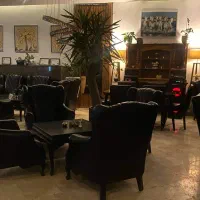 سالندار کمک آشپز و قلیون زن