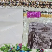 تیغ و عکس و پاکت نامه قدیمی