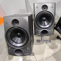 تعدادی باند و اسپیکر