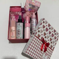 پک های کادویی روز زن و یلدا|لباس|میانه, |دیوار