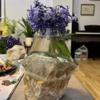 گلدا‌ن سنگ و شیشه