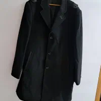 یک عدد پالتومردانه ودوعدد مانتو وپالتو زنانه