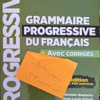 کتاب آموزش فرانسوی Grammaire progressive|کتاب و مجله آموزشی|رشت, پیرسرا|دیوار