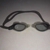 عینک شنا سالم