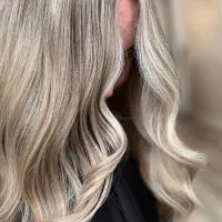 تمامی خدمات زیبایی سالن شقایق|خدمات آرایشگری و زیبایی|محمدیه-قزوین, |دیوار