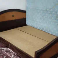 تخت خواب با دشک و پاتختی