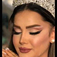 خدمات تخصصی میکاپ وشنیون عروس وهمراه