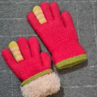 دستکش بچگانه|کفش و لباس بچه|مشکیندشت, |دیوار