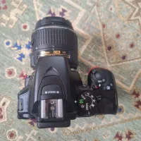دوربین عکاسی نیکون d5500 در حد نو با جعبه و کیف