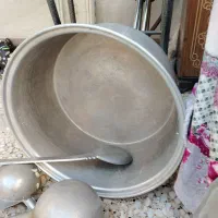 یک عددقابلمه روحی بزرگ، چندعددملاقه وکفگیر
