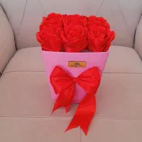 ۹شاخه همراه باکس فقط ۳۵۰|گل مصنوعی|ایلام, |دیوار