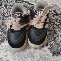 تخفیف ب خریدار واقعی کفش اسپرت بچه گانه زارا اصل|کفش و لباس بچه|مشهد, شهرک شهید باهنر|دیوار