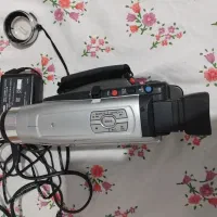 یک عدد دوربین فیلم برداری قدیمی