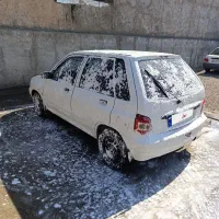 یک دستگاه خودرو سواری هاچبک 111