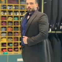 نیم پالتو|لباس|اصفهان, همدانیان|دیوار