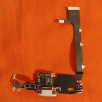 فلت شارژ آیفون ۱۱ پرومکس