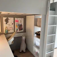 تخت خواب کودک و کمد و میز تحریر