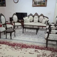 مبلمان 9 نفره نو نو به همراه میز بزرگ و عسلی چوبی