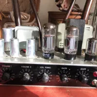 آمپلی فایر لامپی قدیمی و‌میکرفون عتیقه قلهک